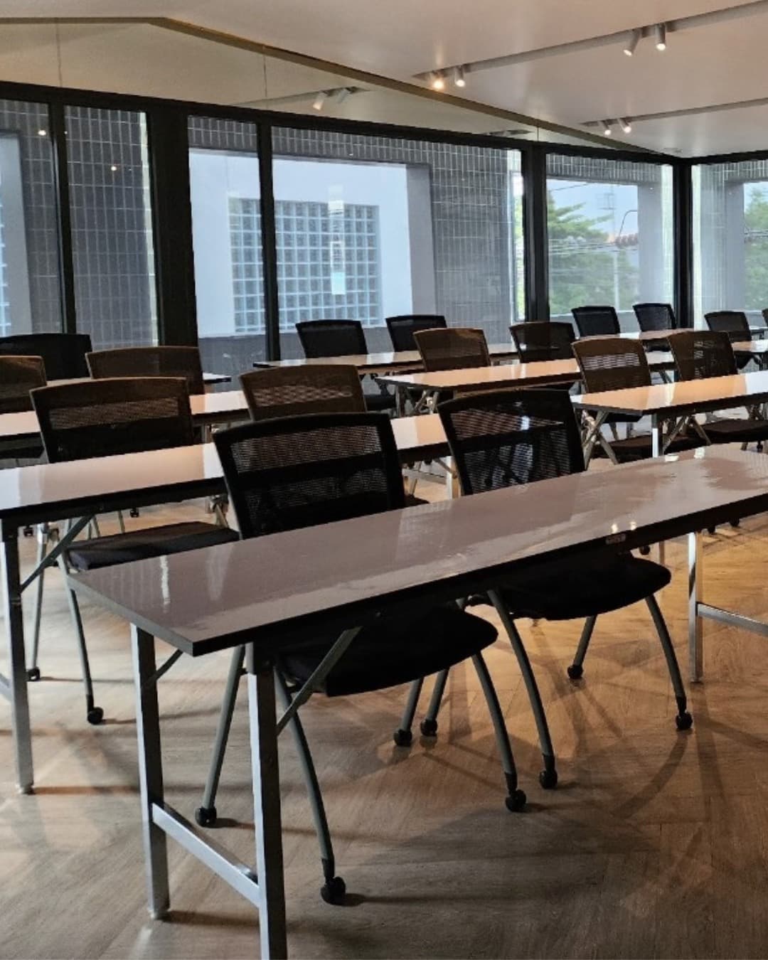 ประชุมเล็ก ๆ ก็ไม่ต้องอยู่ในห้องเดิม ๆ พื้นที่ที่เหมาะกับทั้ง Meeting, Workshop และ Small Event…
